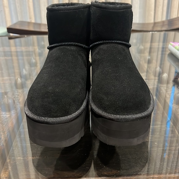 UGG Women’s Classic Mini Platform - brand new - black - Picture 4 of 6